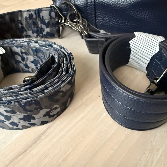 Lug Pacer Classic VL Crossbody Bag - Navy Blue - Picture 3 of 5